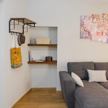Apartment Menora *