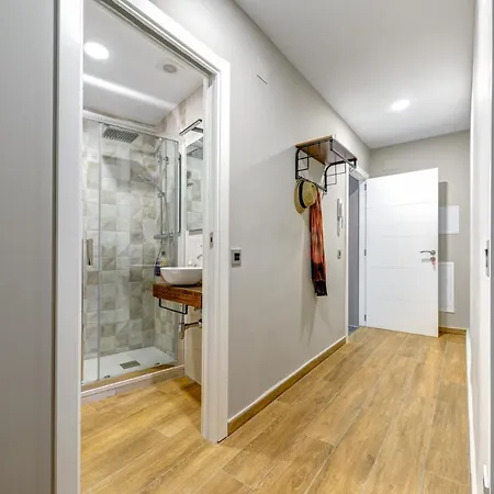 Menora アパート トレド